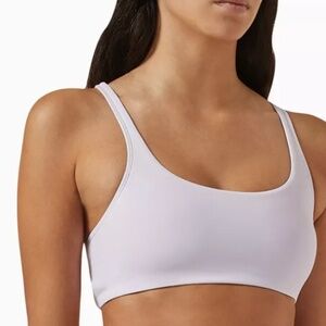 Gently used VERY LIGHT purple Yosemite bra Vuori Small